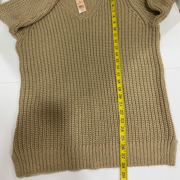 Ann Taylor Loft Plus V-Neck Sweater - Picture 5 of 10